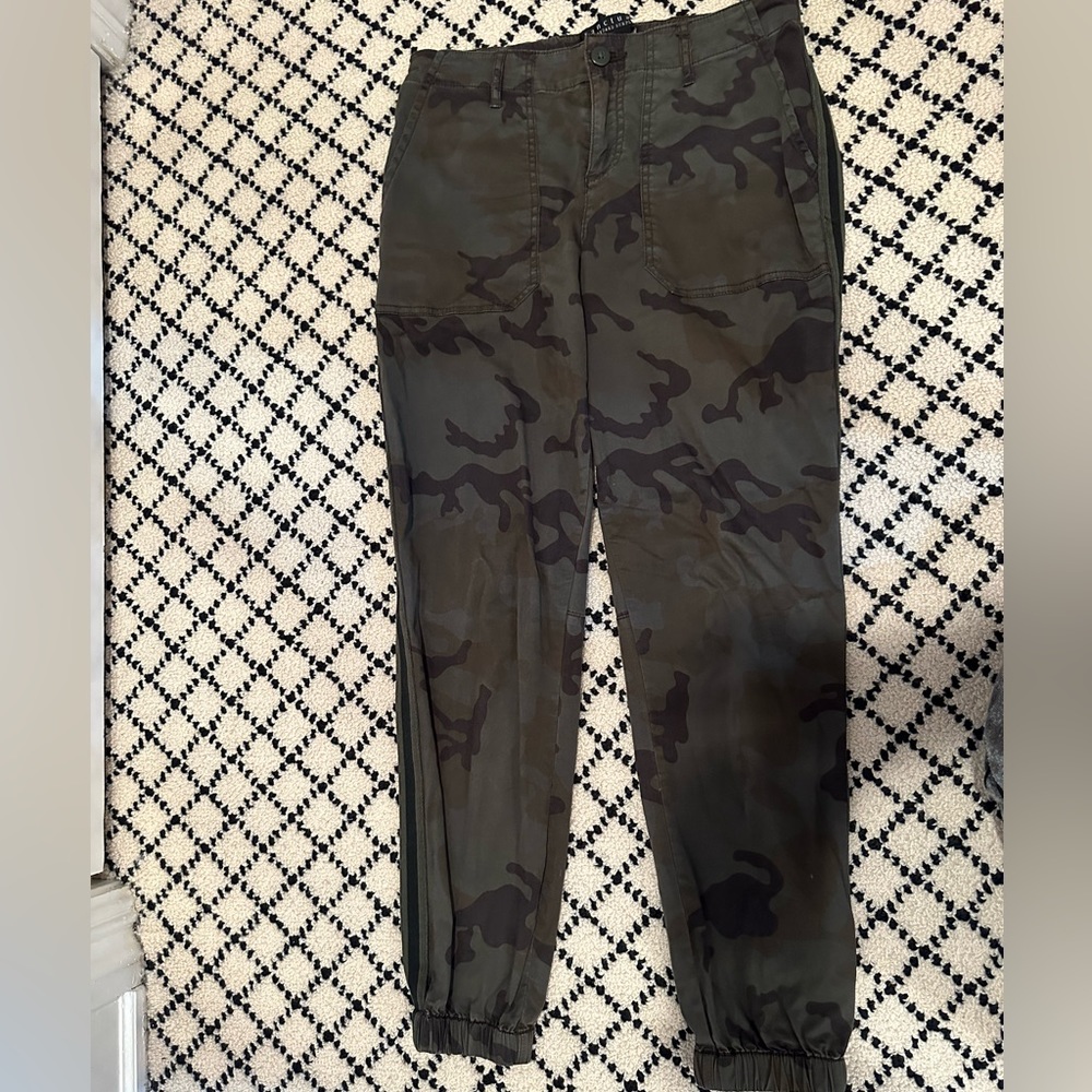 Sanctuary Standard Surplus Camouflage Jogger Jeans